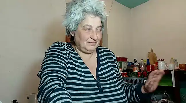 Snapshot of ExquisiteMature chatting on 01-25-25, 06:01 ExquisiteMature online show from 01-25-25, 06:01