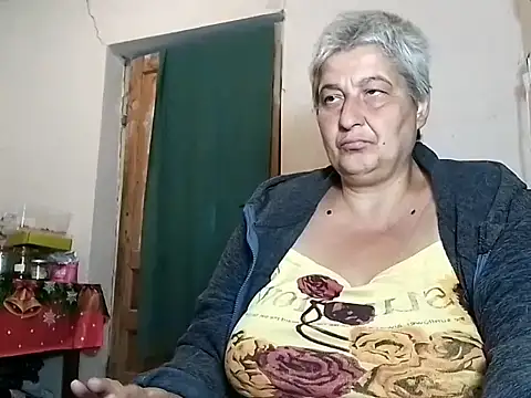 Snapshot of ExquisiteMature chatting on 09-28-25, 12:54 ExquisiteMature online show from 09-28-25, 12:54