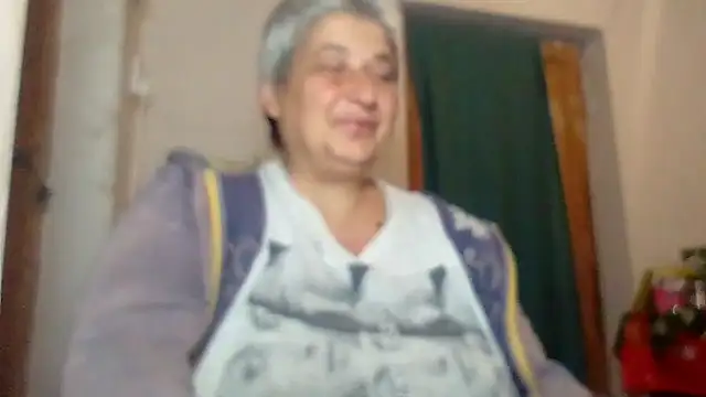 Snapshot of ExquisiteMature chatting on 10-14-25, 07:09 ExquisiteMature online show from 10-14-25, 07:09