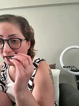 bisexyelizz online show from 03-23-25, 07:09