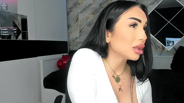 Snapshot of mistress_meryem chatting on 02-22-25, 01:11 mistress meryem online show from 02-22-25, 01:11