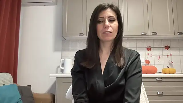 HotyWinter online show from 11-02-25, 04:37