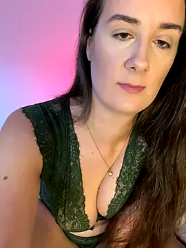 EllaMae online show from 11-16-25, 02:22