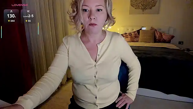 Colette  1977 online show from 12-16-25, 04:06