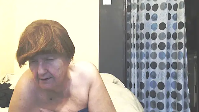 Snapshot of MioritaHard chatting on 12-05-25, 10:02 MioritaHard online show from 12-05-25, 10:02