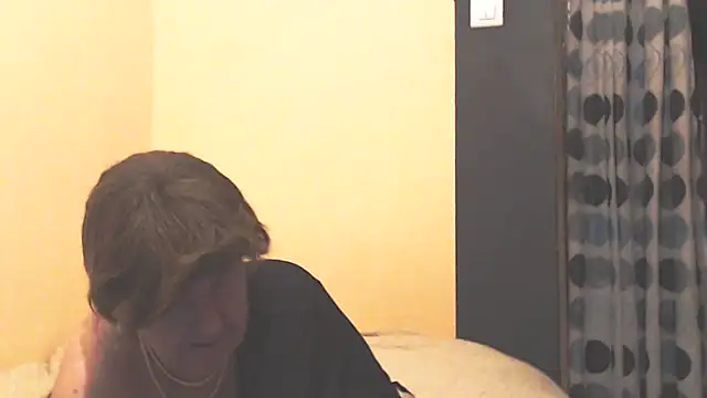 Snapshot of MioritaHard chatting on 01-18-26, 10:35 MioritaHard online show from 01-18-26, 10:35