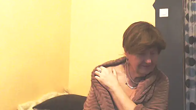 Snapshot of MioritaHard chatting on 02-04-26, 02:34 MioritaHard online show from 02-04-26, 02:34