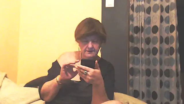 Snapshot of MioritaHard chatting on 02-05-26, 04:11 MioritaHard online show from 02-05-26, 04:11