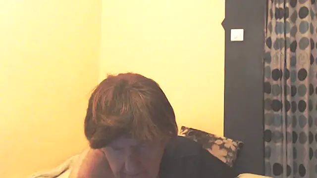 Snapshot of MioritaHard chatting on 02-12-26, 11:44 MioritaHard online show from 02-12-26, 11:44