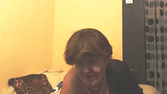 Snapshot of MioritaHard chatting on 03-11-26, 01:11 MioritaHard online show from 03-11-26, 01:11