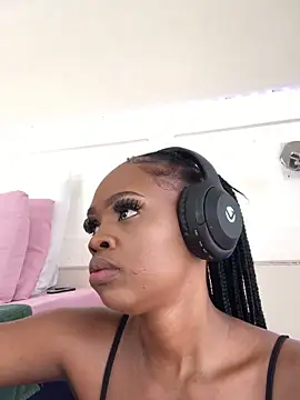 LuciousLips96 online show from 11-10-25, 07:07