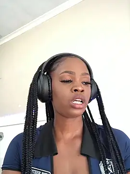 LuciousLips96 online show from 11-12-25, 08:59