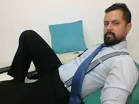 Snapshot of TRIISTAN_KING10 chatting on 01-17-25, 07:38 TRIISTAN KING10 online show from 01-17-25, 07:38