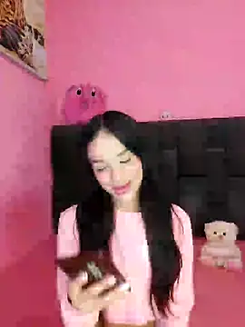 Snapshot of secretgreisy_ chatting on 12-13-24, 02:32 secretgreisy online show from 12-13-24, 02:32