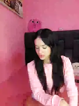 Snapshot of secretgreisy_ chatting on 12-13-24, 05:38 secretgreisy online show from 12-13-24, 05:38