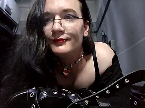 Snapshot of HotysimeHot1 chatting on 10-22-25, 05:34 HotysimeHot1 online show from 10-22-25, 05:34