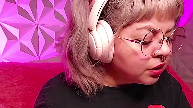 Satyn doll online show from 11-22-25, 11:48