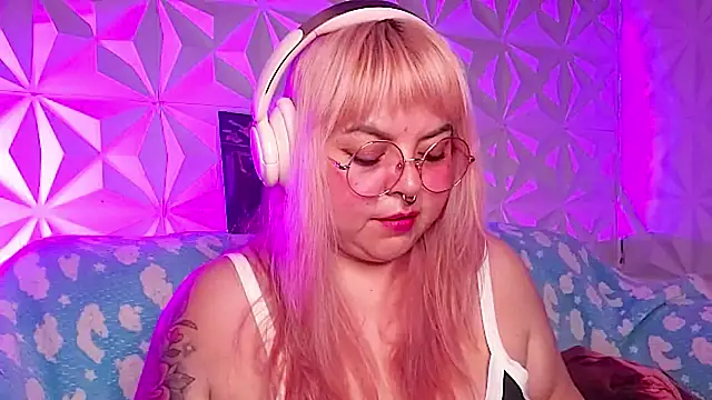 Satyn doll online show from 04-19-26, 12:33