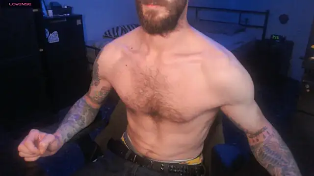 Snapshot of SexxxyLouis chatting on 09-28-25, 10:31 SexxxyLouis online show from 09-28-25, 10:31