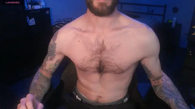 Snapshot of SexxxyLouis chatting on 10-18-25, 01:23 SexxxyLouis online show from 10-18-25, 01:23