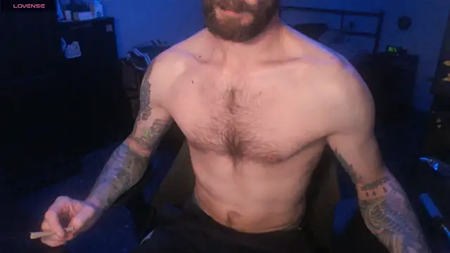 Snapshot of SexxxyLouis chatting on 10-19-25, 08:09 SexxxyLouis online show from 10-19-25, 08:09