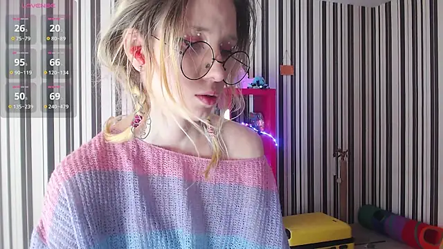 Snapshot of _Hanna_Moon_ chatting on 01-12-25, 09:08 Hanna Moon online show from 01-12-25, 09:08