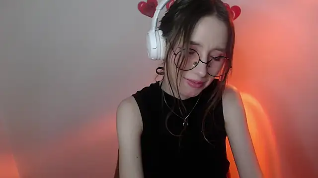  Hanna Moon  online show from 04-30-26, 10:43
