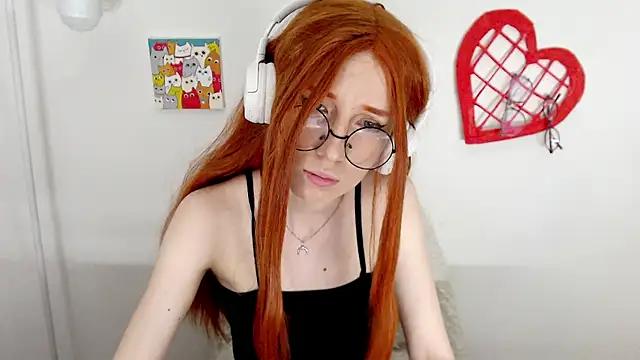 Snapshot of _Hanna_Moon_ chatting on 06-29-26, 10:59 Hanna Moon online show from 06-29-26, 10:59