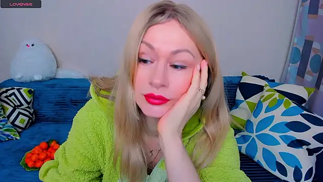 EllenMoore online show from 03-12-26, 03:01