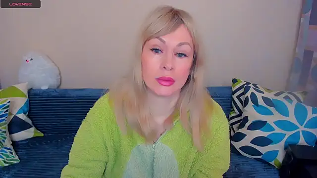 EllenMoore online show from 05-01-26, 03:11