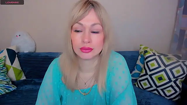 EllenMoore online show from 05-02-26, 03:11