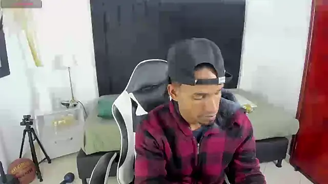 Snapshot of anhtony_wayans chatting on 12-03-25, 12:29 anhtony wayans online show from 12-03-25, 12:29