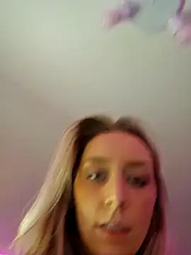 Snapshot of LilyOrion chatting on 12-04-24, 03:04 LilyOrion online show from 12-04-24, 03:04