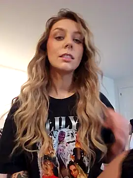 Snapshot of LilyOrion chatting on 10-23-25, 05:44 LilyOrion online show from 10-23-25, 05:44