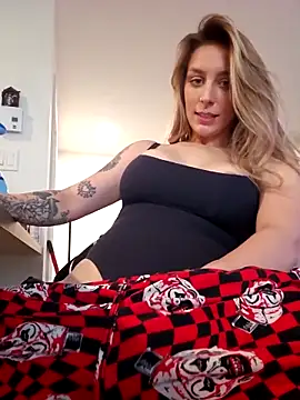 Snapshot of LilyOrion chatting on 10-25-25, 06:24 LilyOrion online show from 10-25-25, 06:24