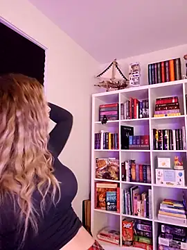 Snapshot of LilyOrion chatting on 11-04-25, 01:16 LilyOrion online show from 11-04-25, 01:16