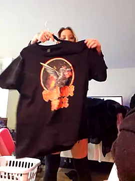 Snapshot of LilyOrion chatting on 12-05-25, 02:42 LilyOrion online show from 12-05-25, 02:42