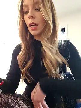 Snapshot of LilyOrion chatting on 02-12-26, 06:25 LilyOrion online show from 02-12-26, 06:25