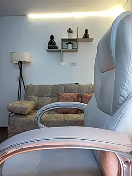 milly cruz online show from 11-08-25, 03:12