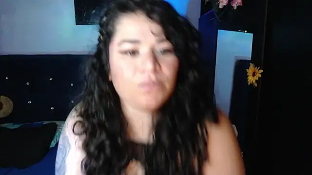 ANGELIQUE KLANE online show from 04-26-26, 03:48