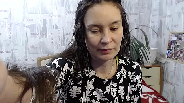 Snapshot of GinaQSoul chatting on 01-15-25, 11:43 GinaQSoul online show from 01-15-25, 11:43
