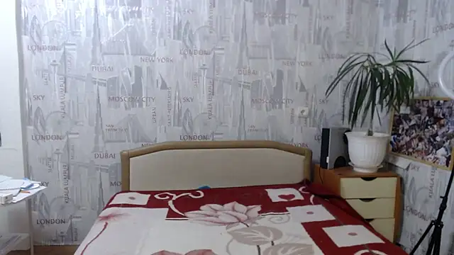 Snapshot of GinaQSoul chatting on 03-18-25, 07:41 GinaQSoul online show from 03-18-25, 07:41