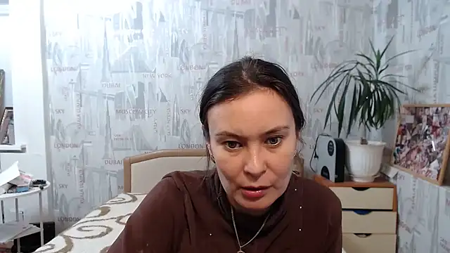 Snapshot of GinaQSoul chatting on 10-06-25, 11:40 GinaQSoul online show from 10-06-25, 11:40