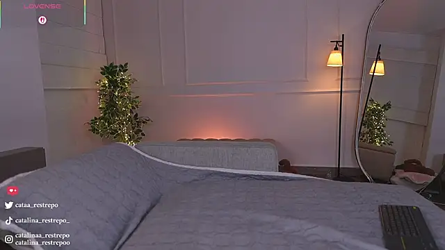 CATALINA RESTREPO online show from 02-13-26, 01:34