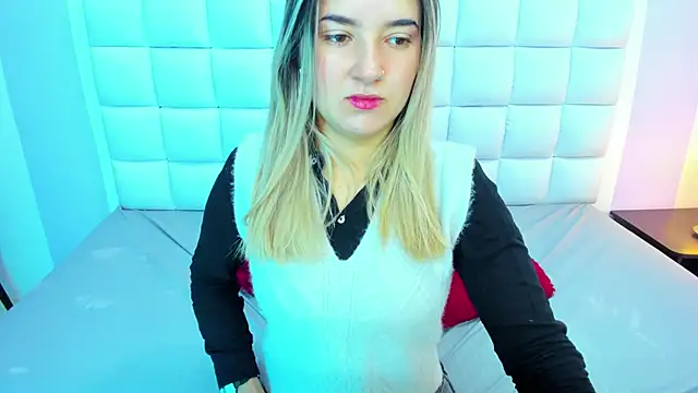 teresasroom  online show from 02-18-25, 01:00