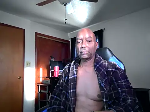 longdick4you8686 online show from 02-25-25, 01:28