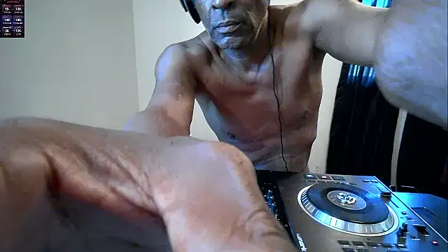 longdick4you8686 online show from 09-12-25, 09:59