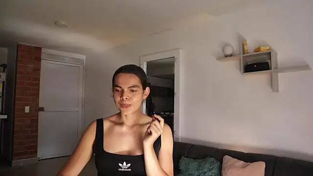  Vahos  online show from 10-23-25, 05:33