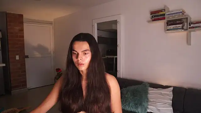 Snapshot of _Vahos_ chatting on 01-12-26, 08:03 Vahos online show from 01-12-26, 08:03