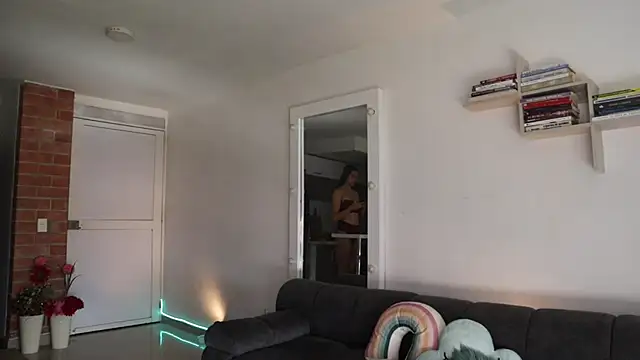 Snapshot of _Vahos_ chatting on 03-06-26, 05:31 Vahos online show from 03-06-26, 05:31